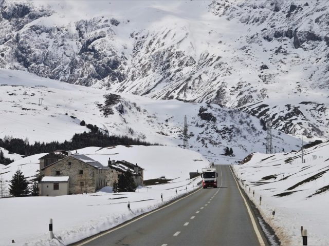 Gîte à Grenoble : annoncer emplacement, vues et accès aux massifs