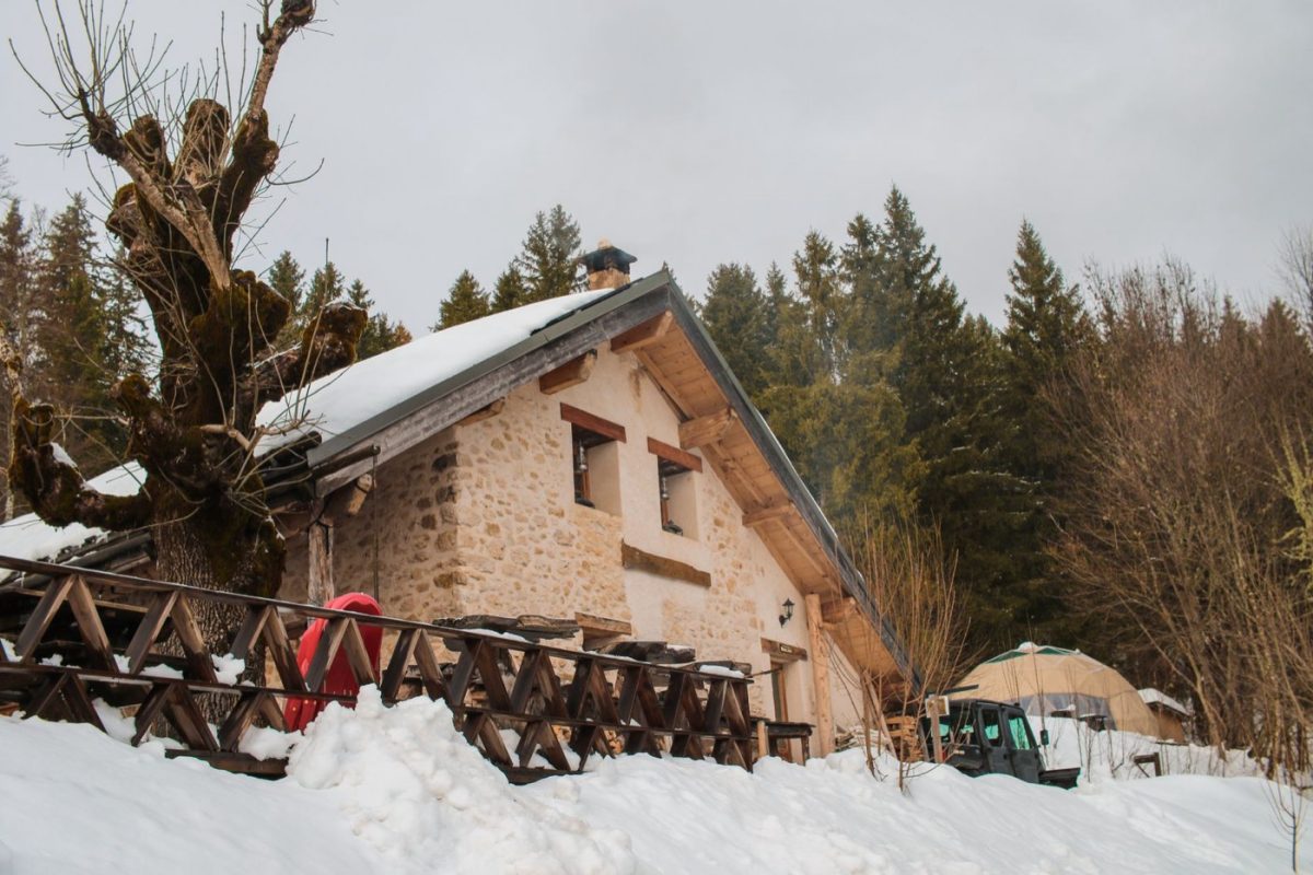 Gîte avec piscine couverte pour vacances en famille