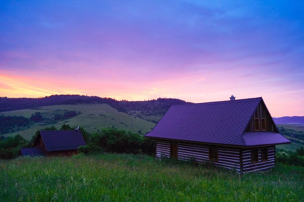 Gîtes de France ou Airbnb pour un séjour rural ?