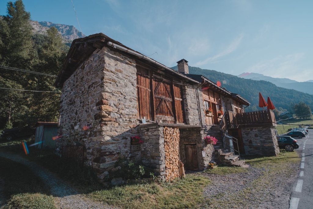 Comparatif chambre d'hôtes vs gîte pour résidence