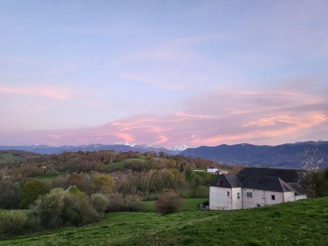 Comment éviter les arnaques lors de la réservation d’un gîte ?